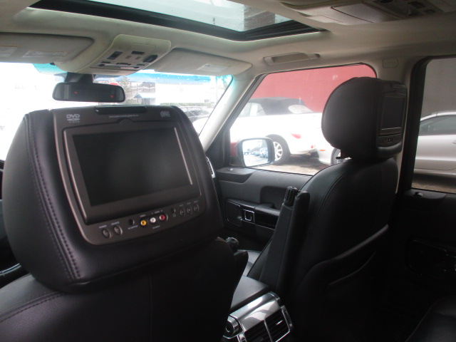 Used 2012 Land Rover Range Rover HSE AWD/4WD image 16