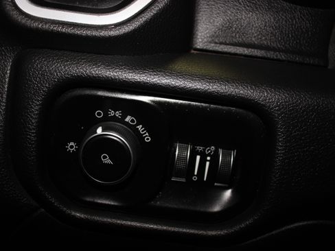 Used 2019 RAM 2500 Big Horn image 35