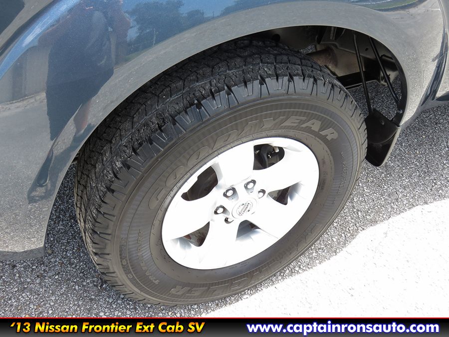 Used 2013 Nissan Frontier King Cab SV RWD image 15