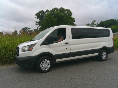 Used 2018 Ford Transit 350 XLT image 1