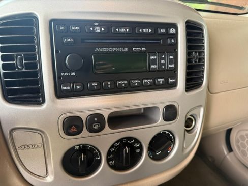 Used 2006 Ford Escape 4WD XLT image 11