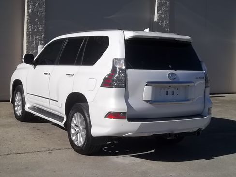 Used 2017 Lexus GX 460 Premium image 6