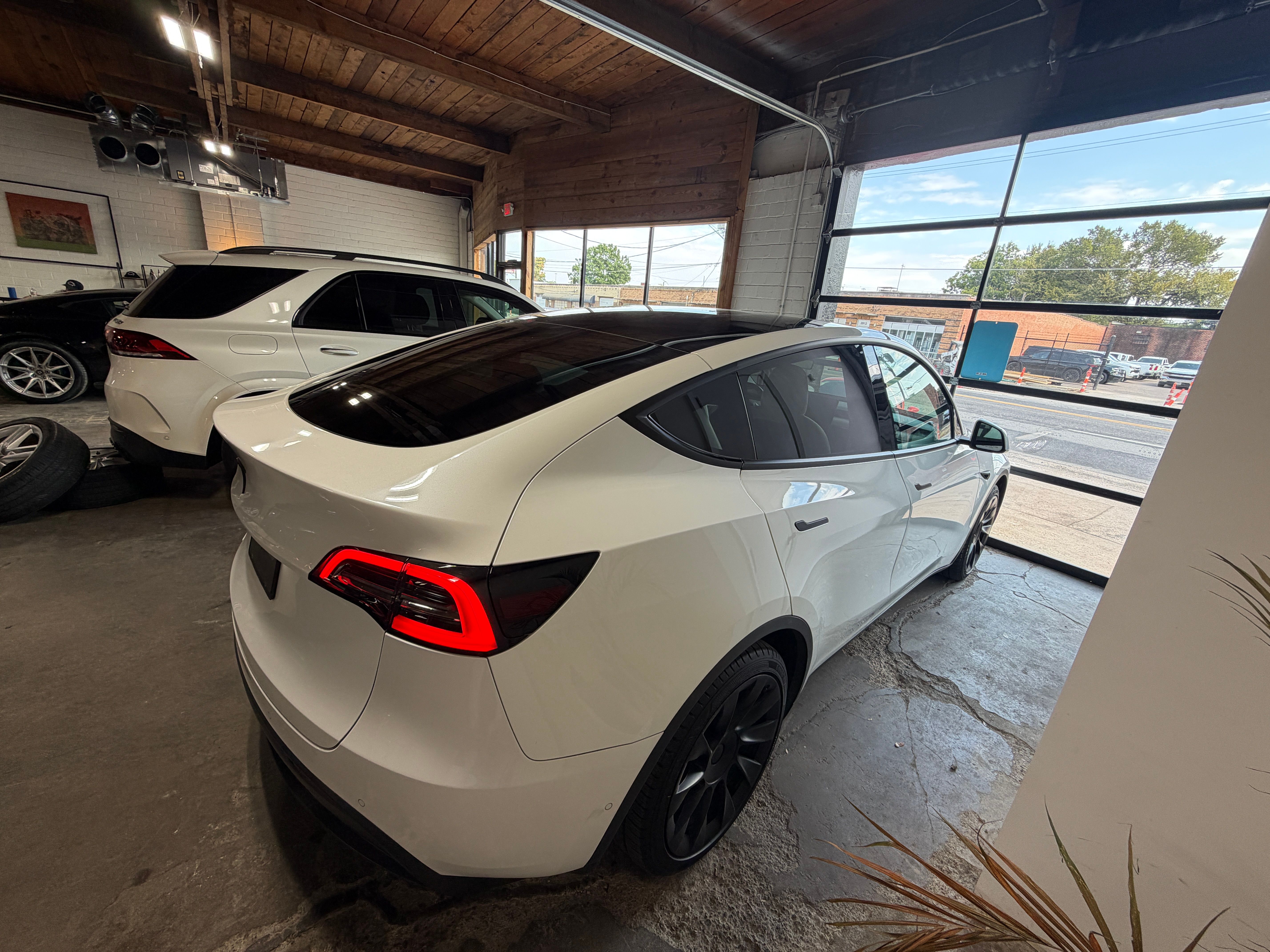 Used 2021 Tesla Model Y AWD image 11
