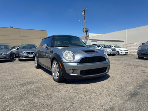 Used 2010 MINI Cooper S 2-Door Hardtop FWD image 12