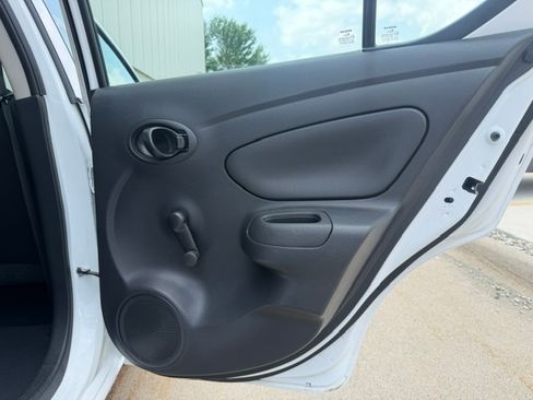 Used 2018 Nissan Versa S Plus FWD image 13