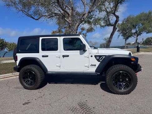 Used 2024 Jeep Wrangler 4WD Unlimited Sport image 12