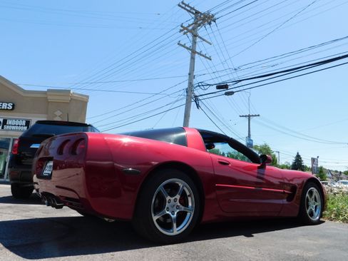 Used 2004 Chevrolet Corvette image 9