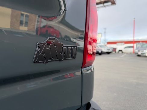 Used 2025 Chevrolet Silverado 1500 ZR2 image 8