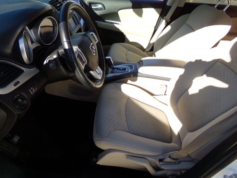 Used 2014 Dodge Journey SXT image 15
