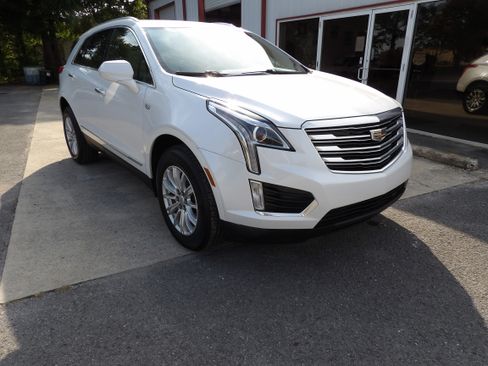 Used 2019 Cadillac XT5 FWD image 4
