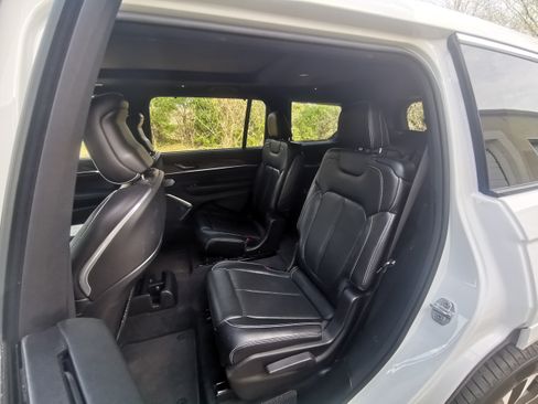 Used 2021 Jeep Grand Cherokee L Overland image 9