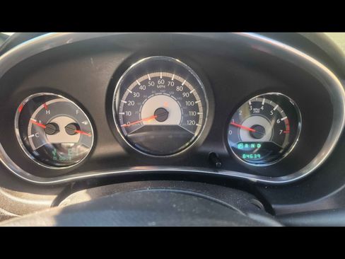 Used 2012 Chrysler 200 Touring image 6