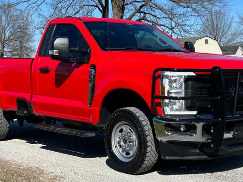 Used 2024 Ford F250 XL image 2