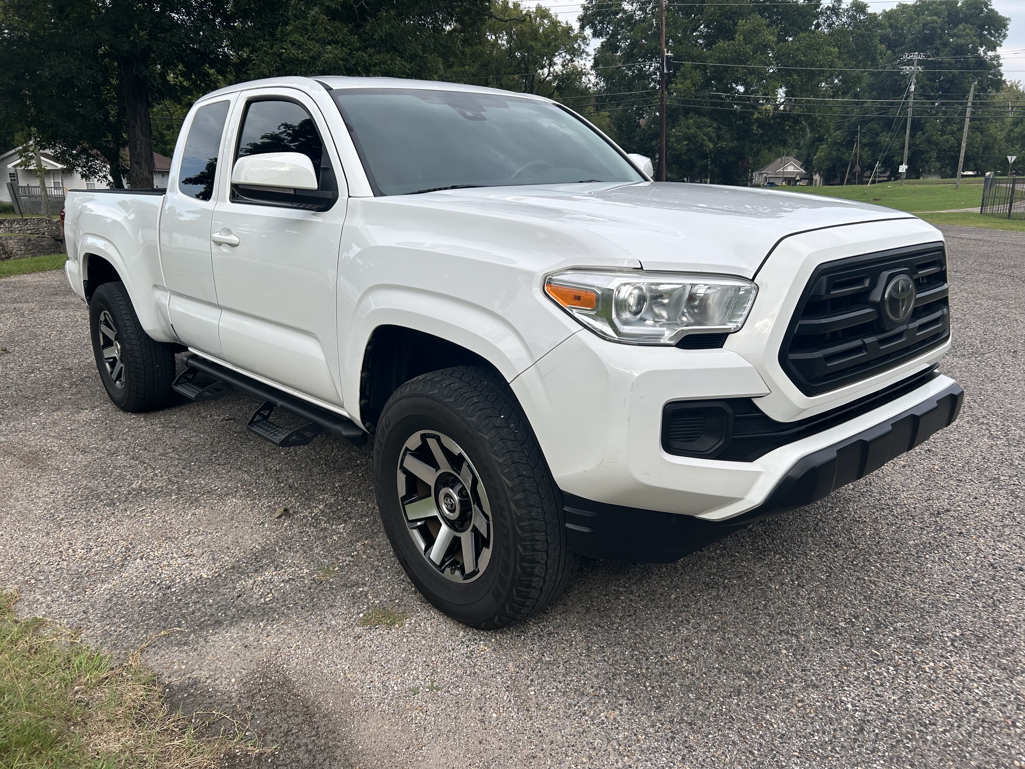 Used 2019 Toyota Tacoma 2WD Access Cab image 4