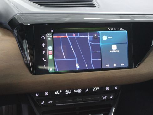 Used 2023 Audi e-tron GT Premium Plus image 25