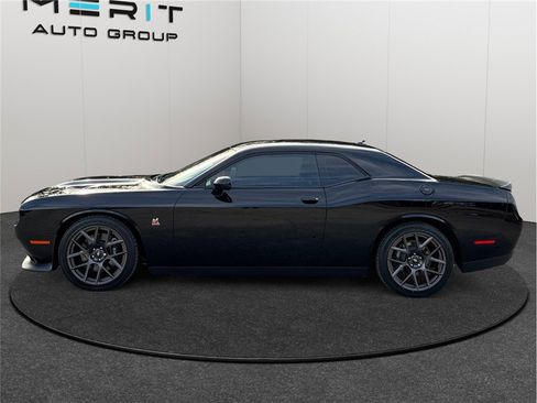 Used 2019 Dodge Challenger R/T Scat Pack image 5