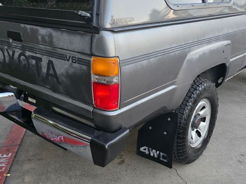 Used 1988 Toyota Pickup Deluxe image 21