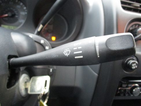 Used 2002 Nissan Frontier XE image 32