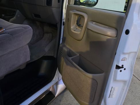 Used 1999 Chevrolet Express 1500 image 22