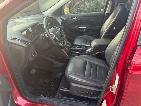 Used 2016 Ford Escape 4WD Titanium image 9