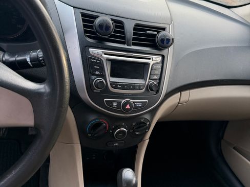 Used 2016 Hyundai Accent SE image 28