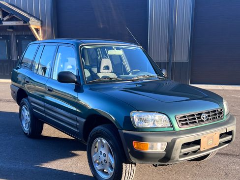 Used 1999 Toyota RAV4 image 1