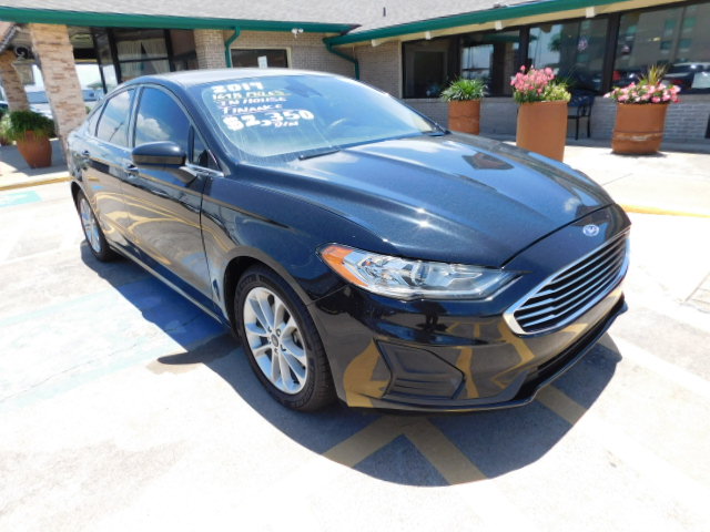 Used 2019 Ford Fusion SE FWD image 1
