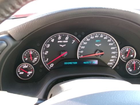 Used 2008 Chevrolet Corvette w/ Z51 Performance Package image 8