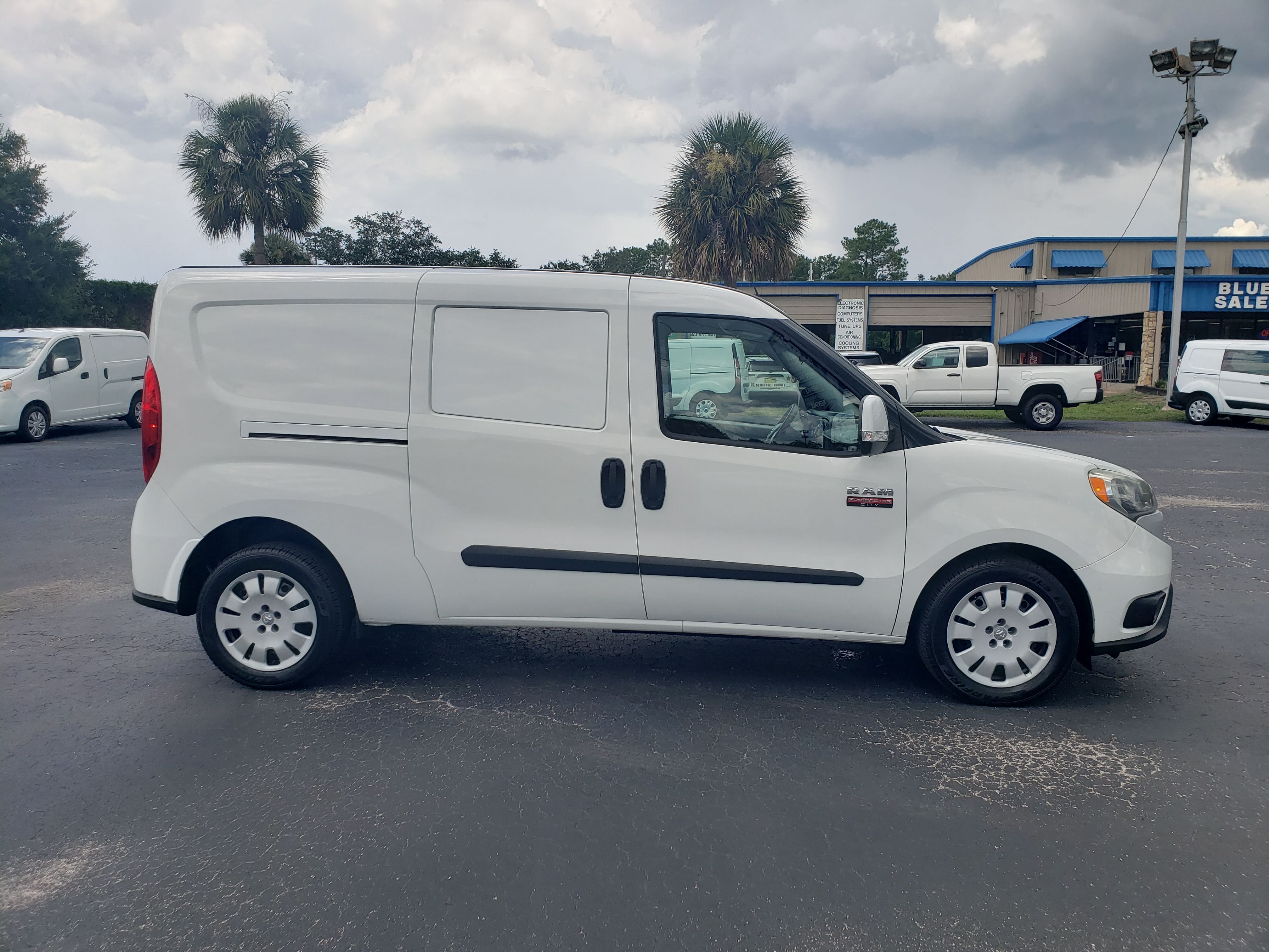 Used 2020 RAM ProMaster City Tradesman SLT FWD image 6
