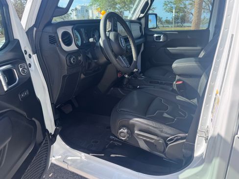 Used 2024 Jeep Wrangler 4WD Unlimited Sport image 43
