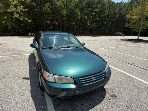 Used 1997 Toyota Camry image 2