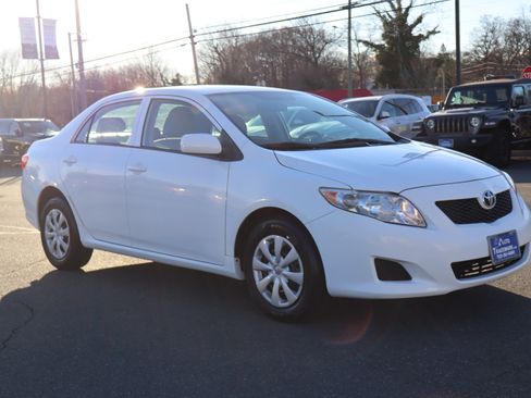 Used 2010 Toyota Corolla LE image 11