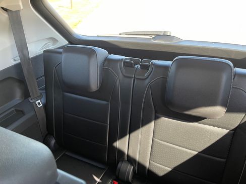 Used 2021 Volkswagen Tiguan SE image 12