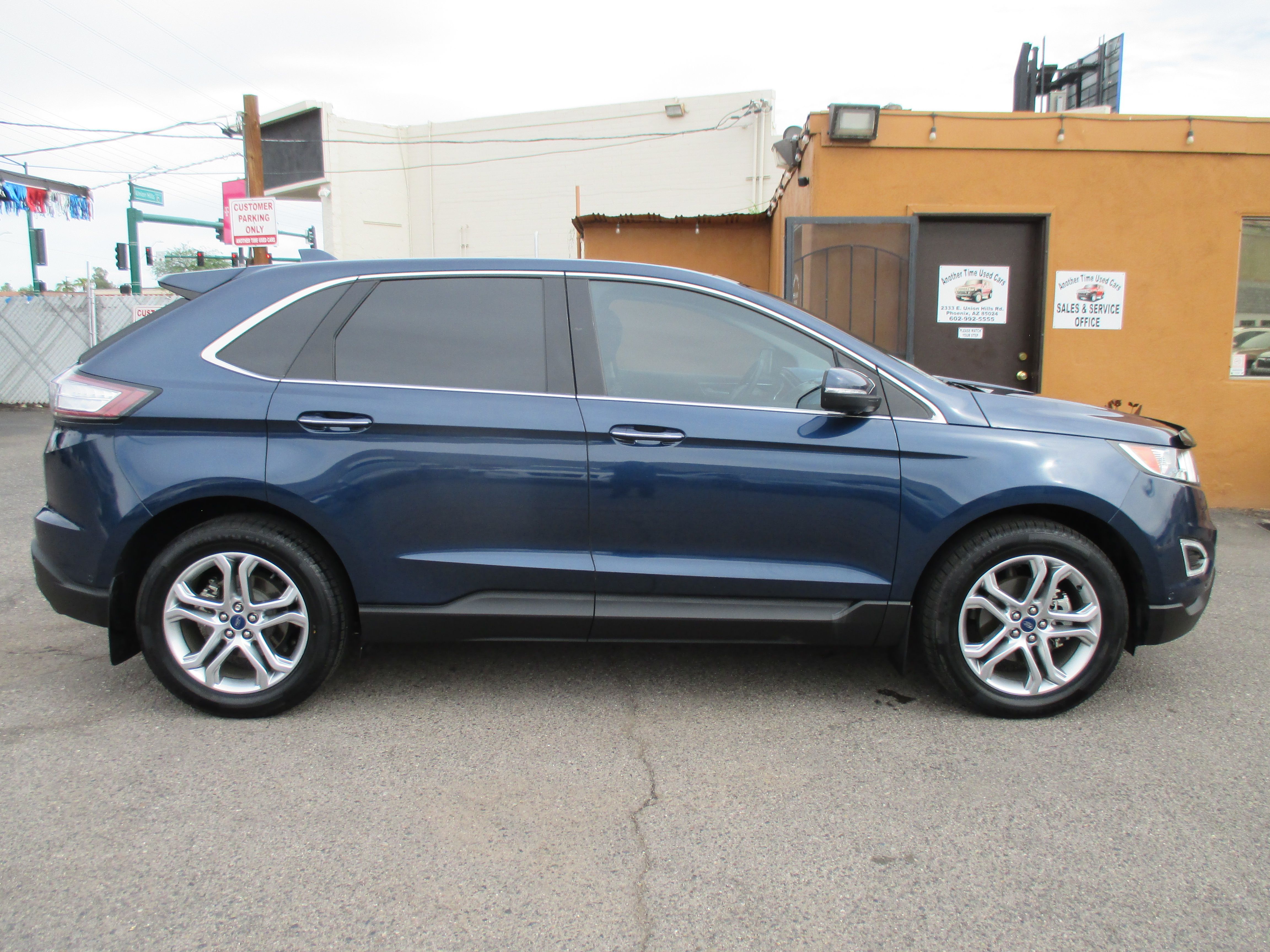 Used 2017 Ford Edge Titanium Sport Utility 4D FWD image 1