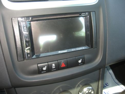 Used 2012 Dodge Avenger SXT Plus FWD image 11