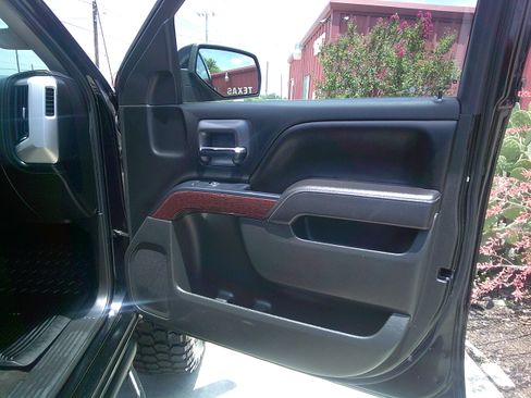Used 2017 GMC Sierra 1500 SLE AWD/4WD image 10