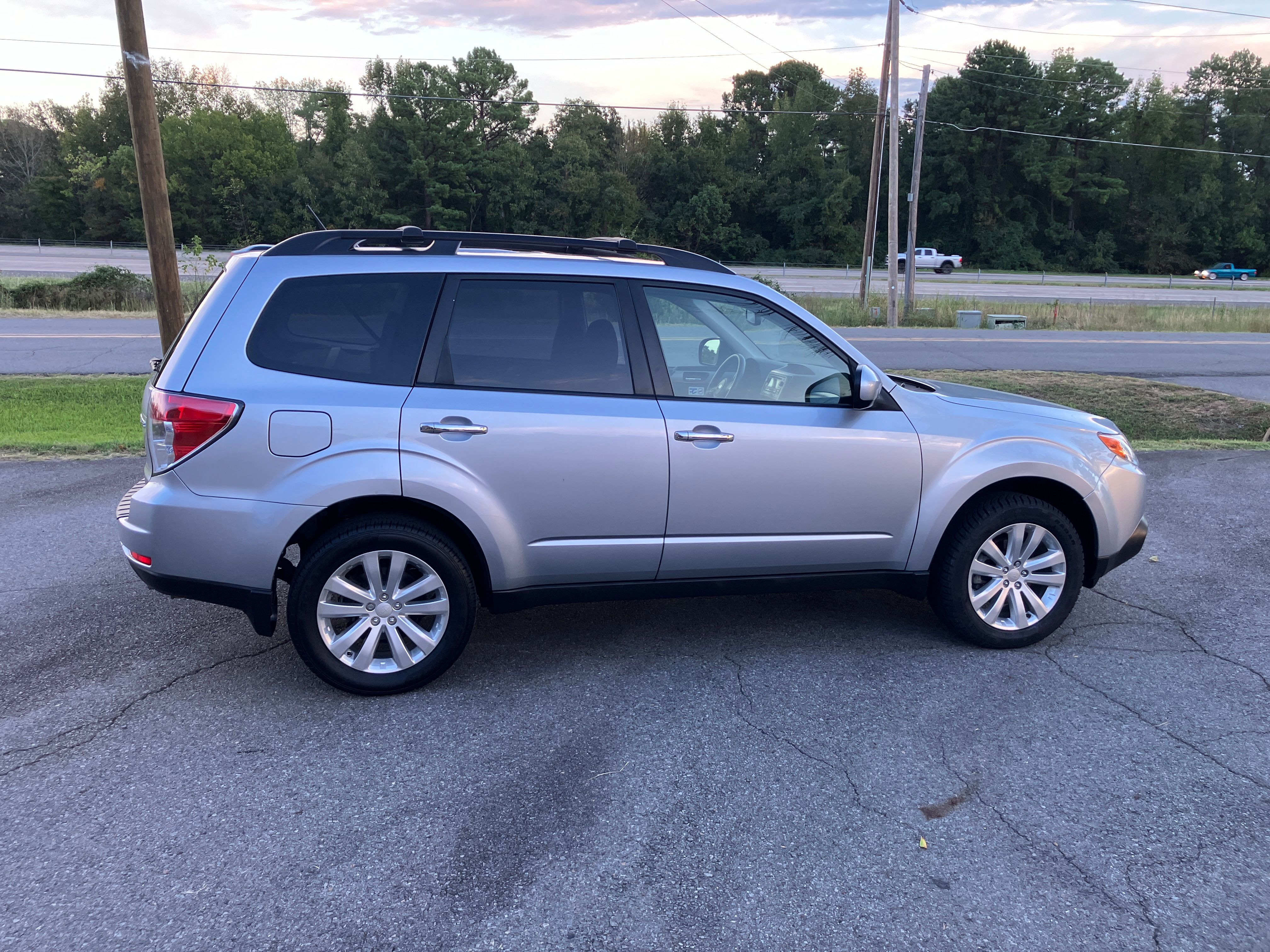 Used 2012 Subaru Forester 2.5X Premium AWD/4WD image 5