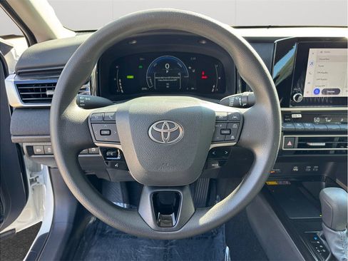 Used 2025 Toyota Camry LE image 20