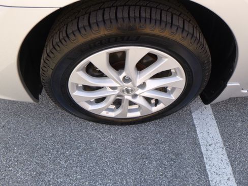 Used 2019 Nissan Sentra SV image 9