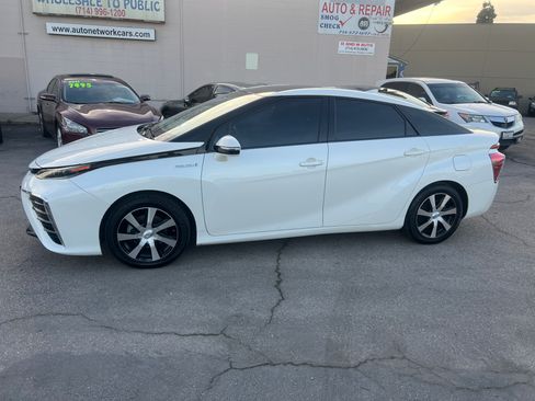 Used 2019 Toyota Mirai image 5