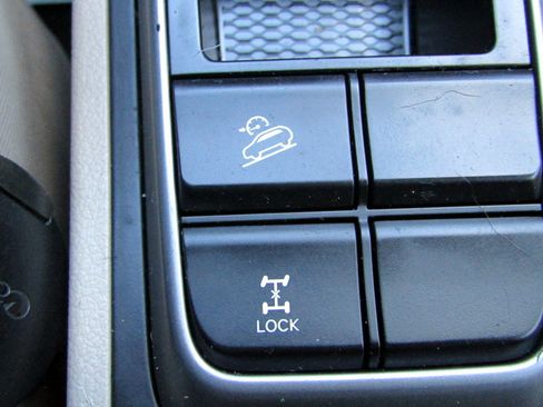 Used 2018 Hyundai Tucson SE image 24