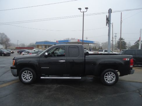 Used 2010 GMC Sierra 1500 SLE image 9