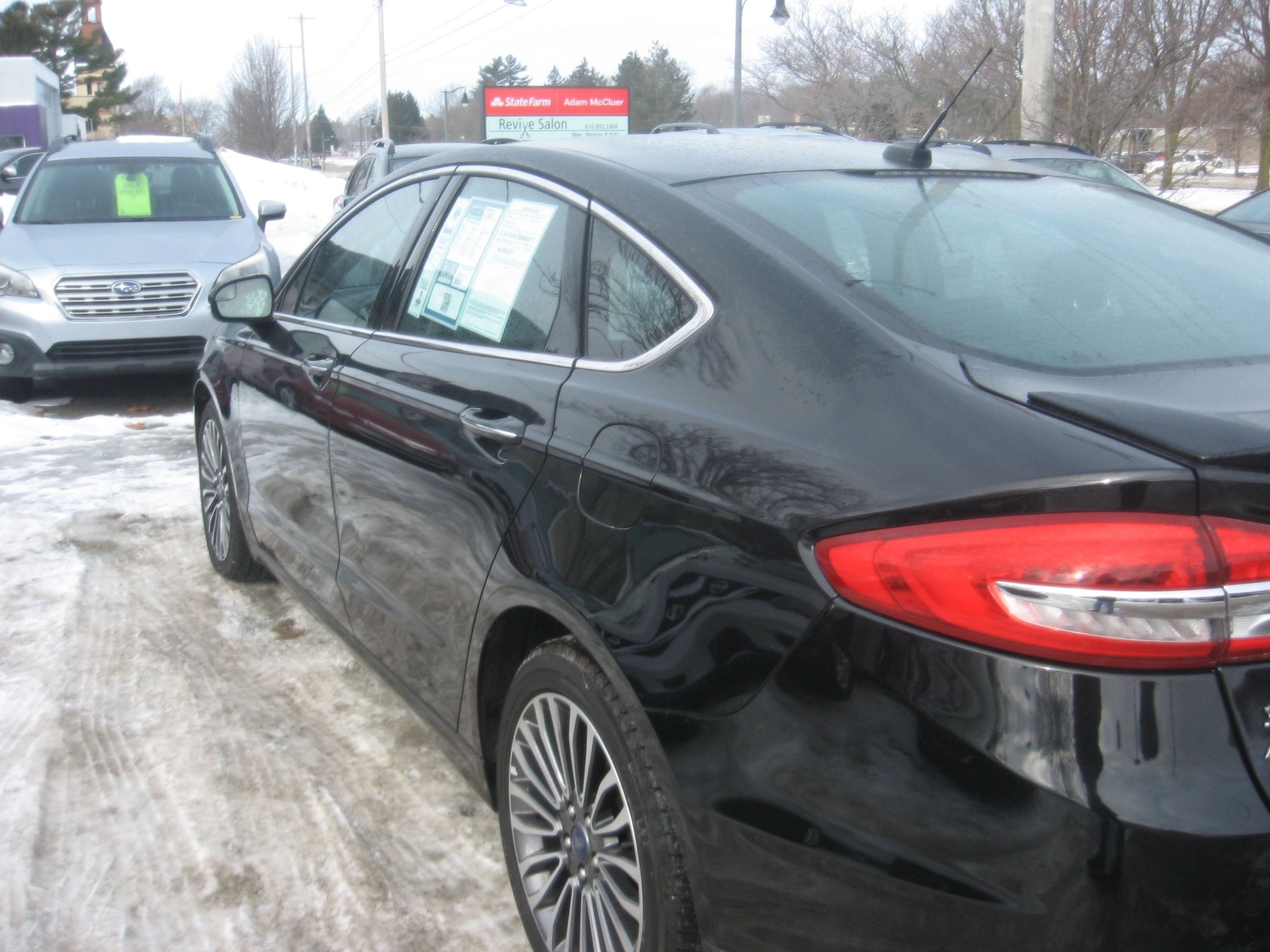 Used 2017 Ford Fusion SE FWD image 6