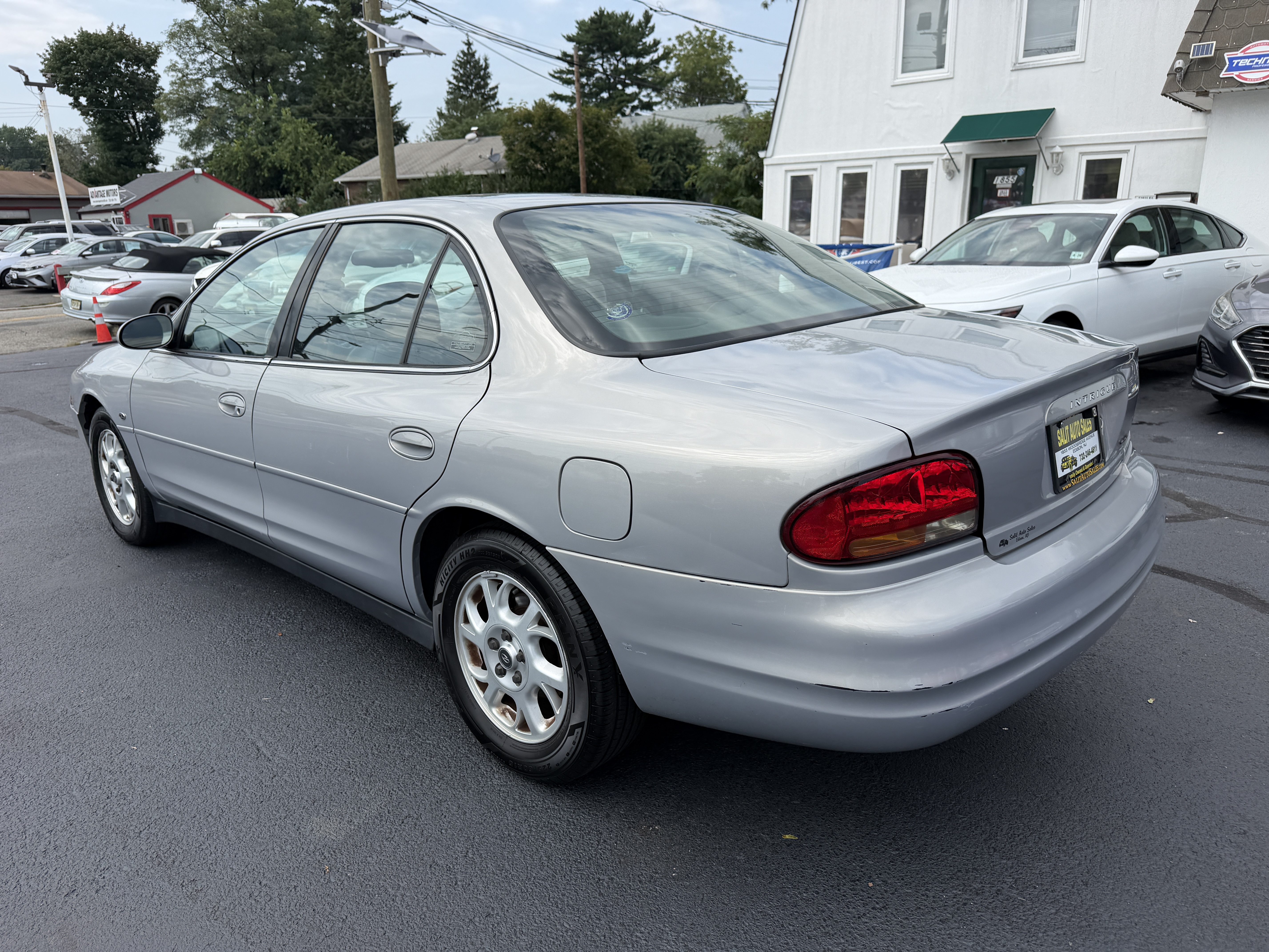 Used 2000 Oldsmobile Intrigue GL FWD image 28