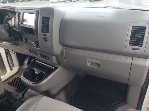 Used 2021 Nissan NV 2500 High Roof RWD image 15