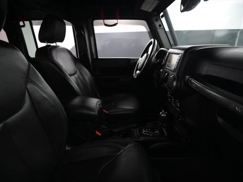 Used 2018 Jeep Wrangler Unlimited Sahara image 59