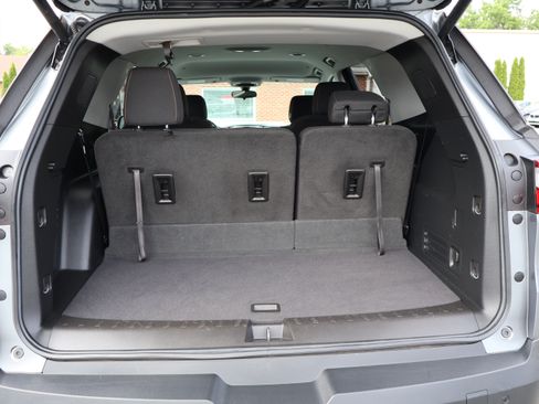 Used 2020 Chevrolet Traverse LT image 13