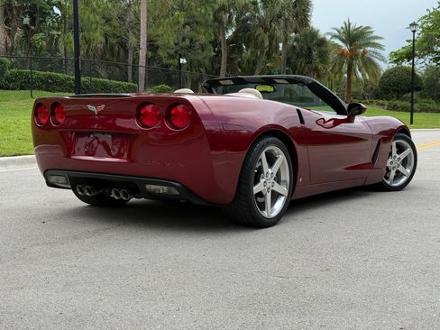 Used 2006 Chevrolet Corvette Convertible RWD image 2