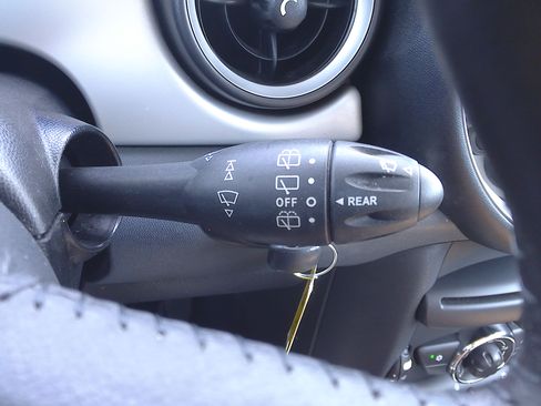 Used 2011 MINI Cooper image 26