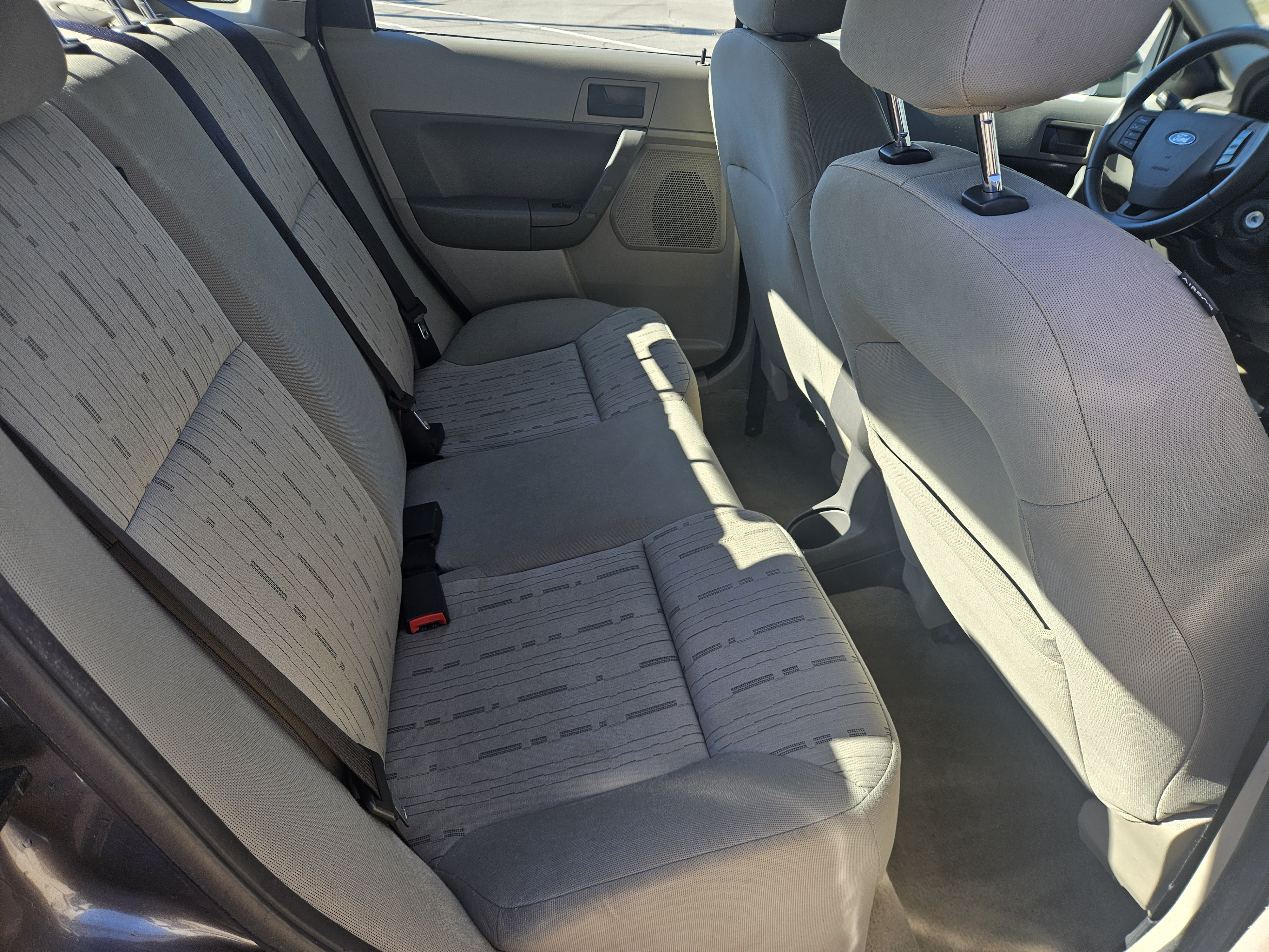 Used 2010 Ford Focus SE Sedan FWD image 10